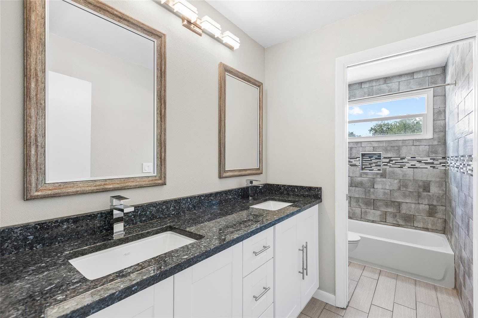 Single Family Residence at 18200 CYPRESS COVE LN, LUTZ, photo 38 of 74