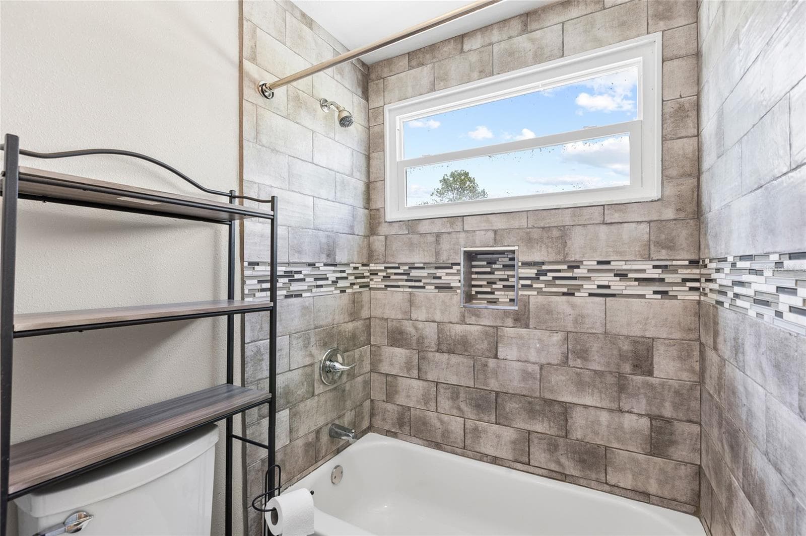 Single Family Residence at 18200 CYPRESS COVE LN, LUTZ, photo 39 of 74