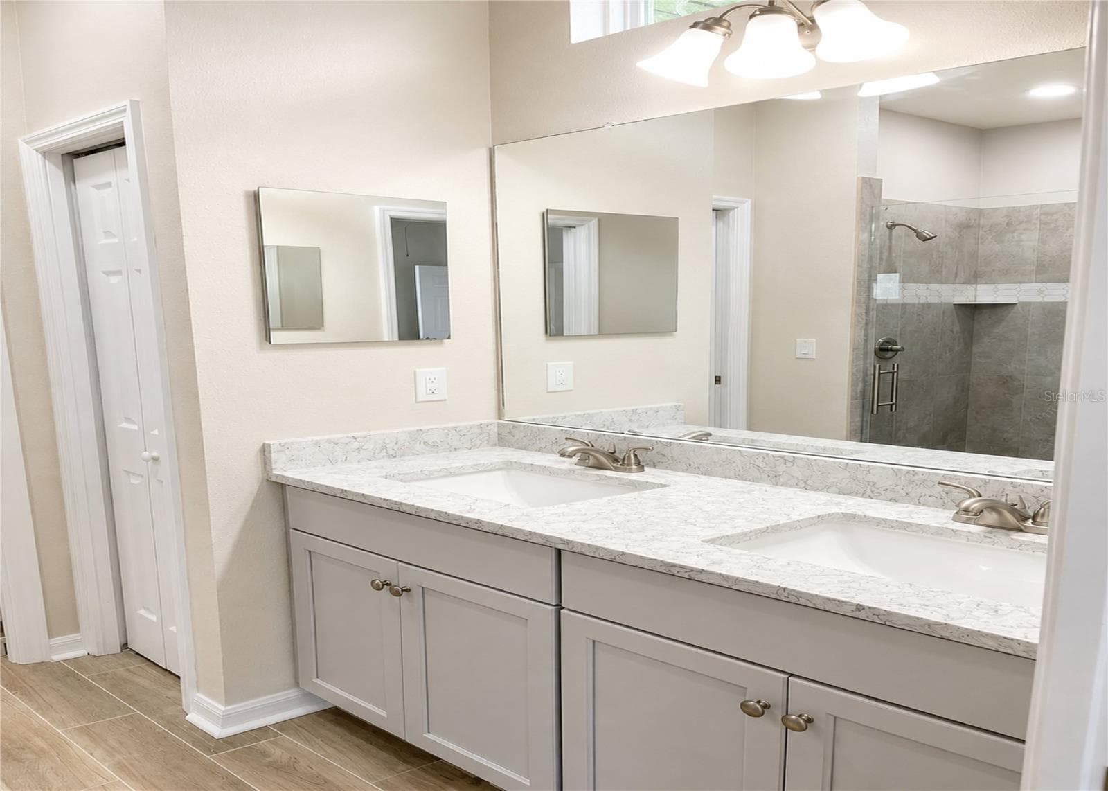 Single Family Residence at 411 SHANNON ESTATES CT, PLANT CITY, photo 9 of 17