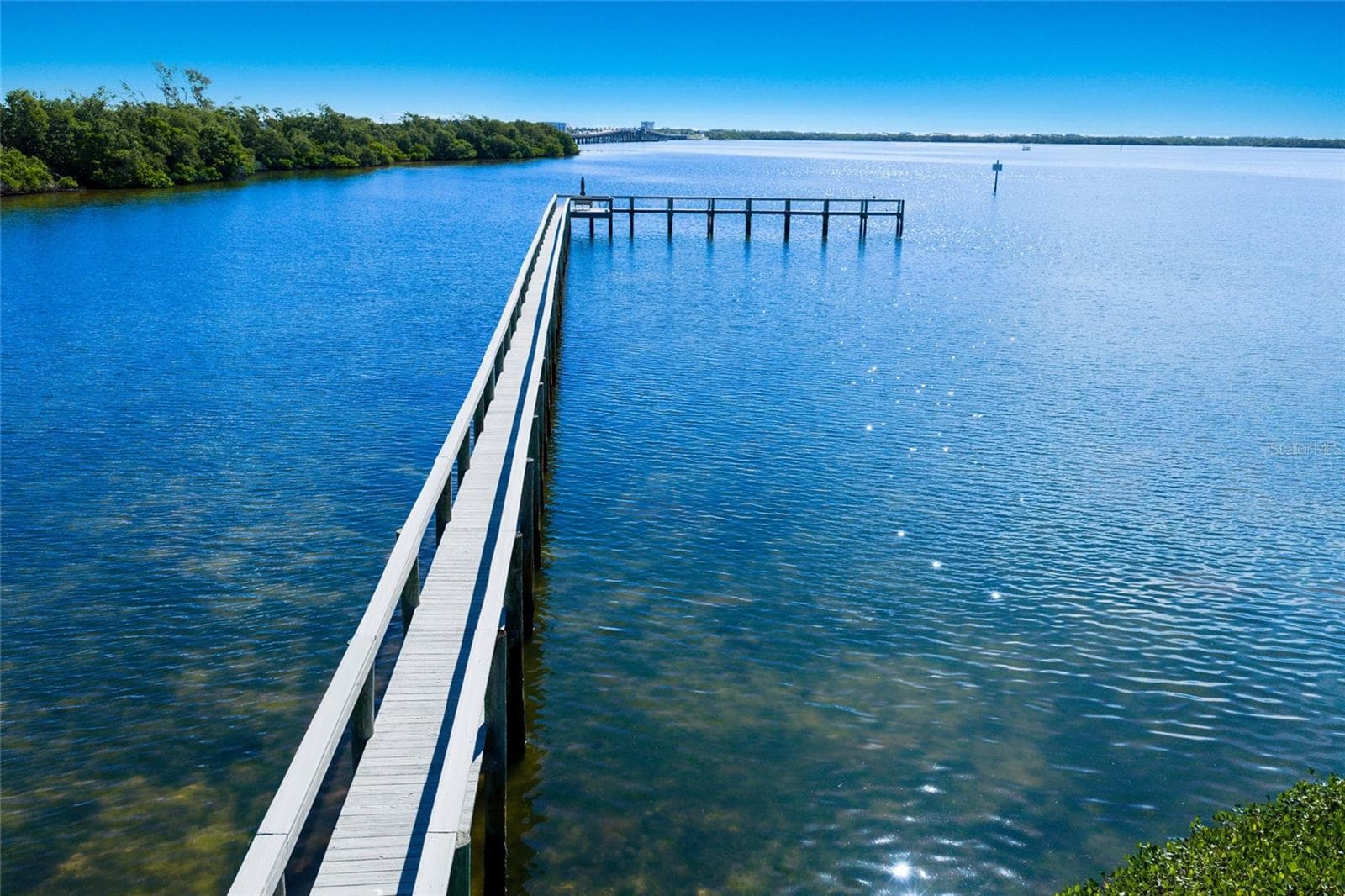 Fishing pier - 3705 E BAY DR #115, HOLMES BEACH
