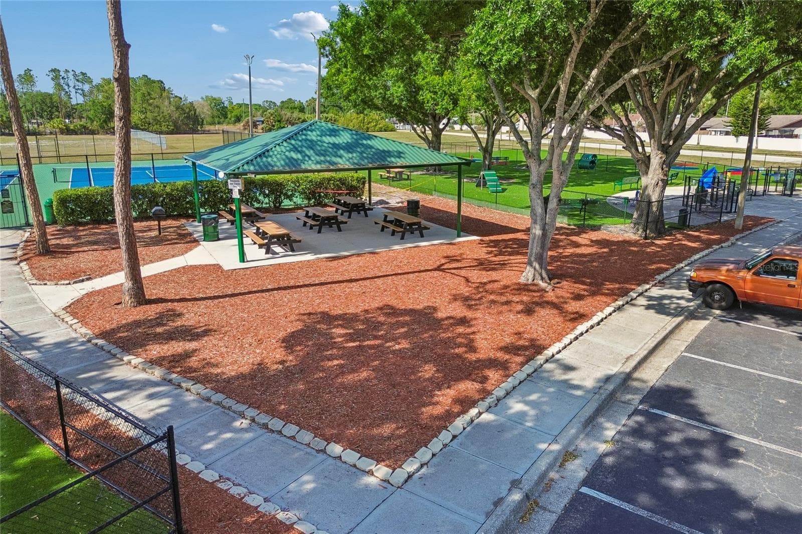 Picnic Pavillion - 13417 BEECHBERRY DR, RIVERVIEW