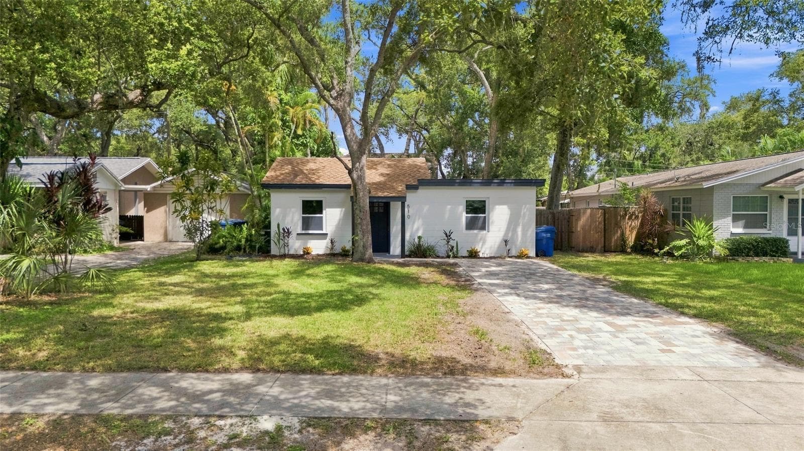 Single Family Residence at 510 3RD AVE NE, LARGO, photo 3 of 33