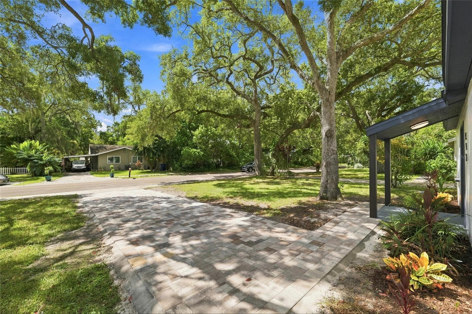 Single Family Residence at 510 3RD AVE NE, LARGO, photo 4 of 33