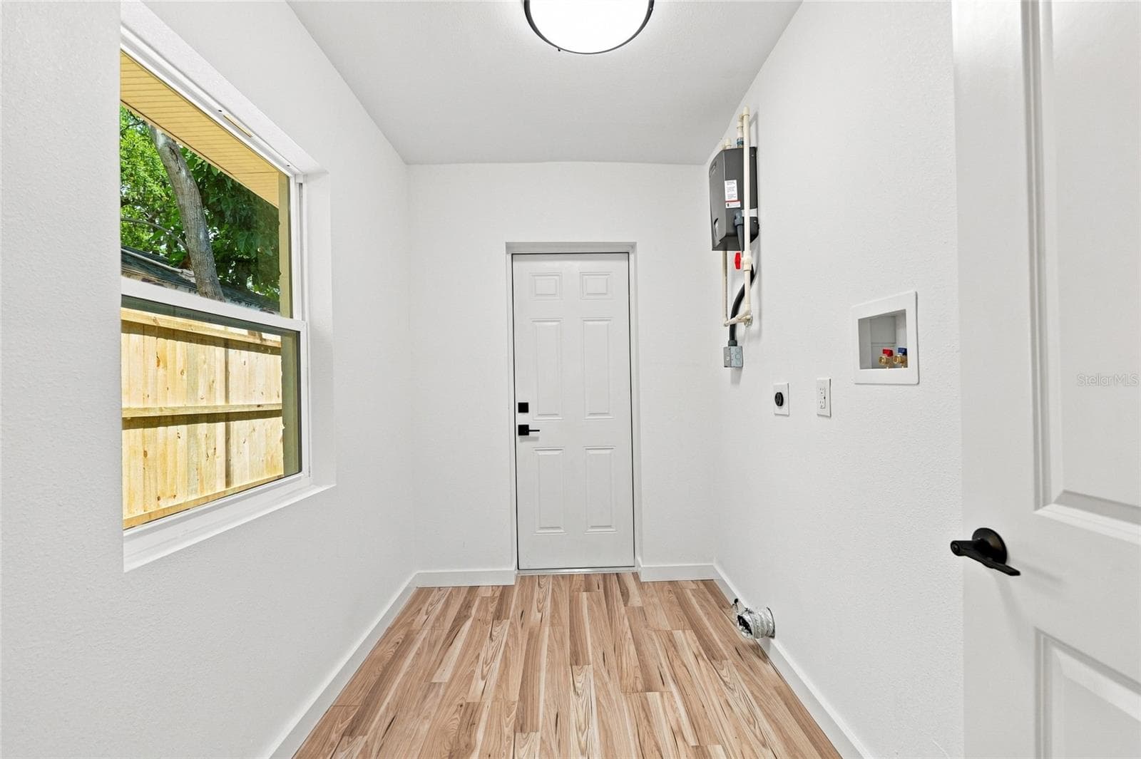 laundry room - 510 3RD AVE NE, LARGO