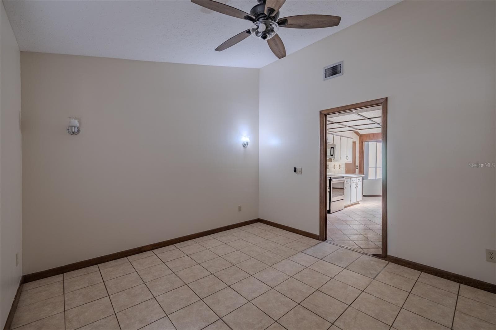 Single Family Residence at 501 BRYAN RD, BRANDON, photo 16 of 40