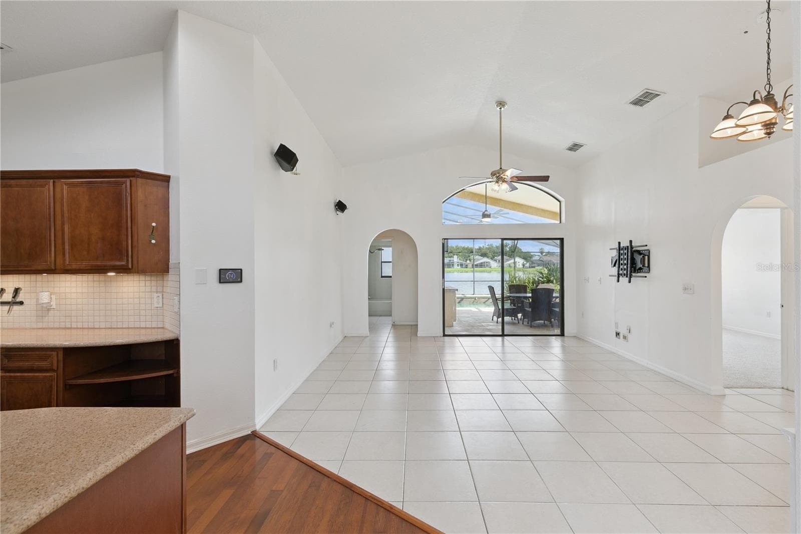 Single Family Residence at 509 HARDWOOD CIR, ORLANDO, photo 5 of 69