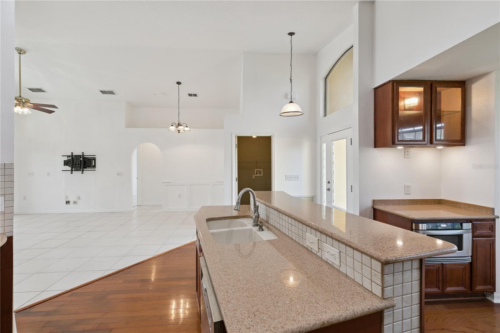 Single Family Residence at 509 HARDWOOD CIR, ORLANDO, photo 13 of 69