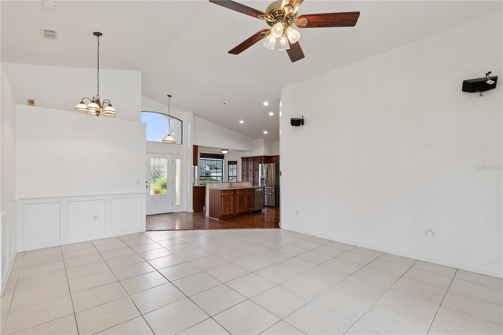 Single Family Residence at 509 HARDWOOD CIR, ORLANDO, photo 17 of 69