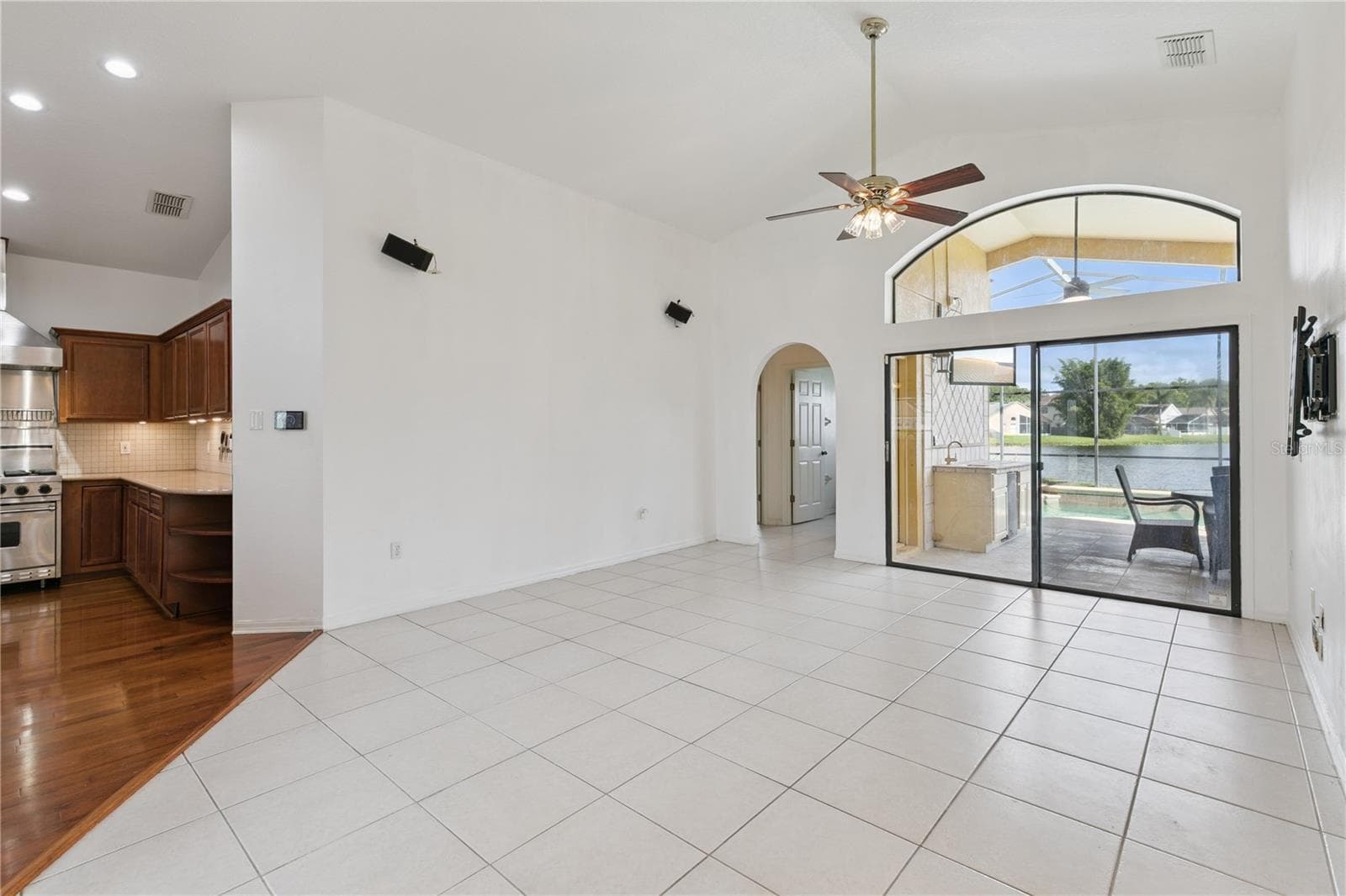 Single Family Residence at 509 HARDWOOD CIR, ORLANDO, photo 18 of 69