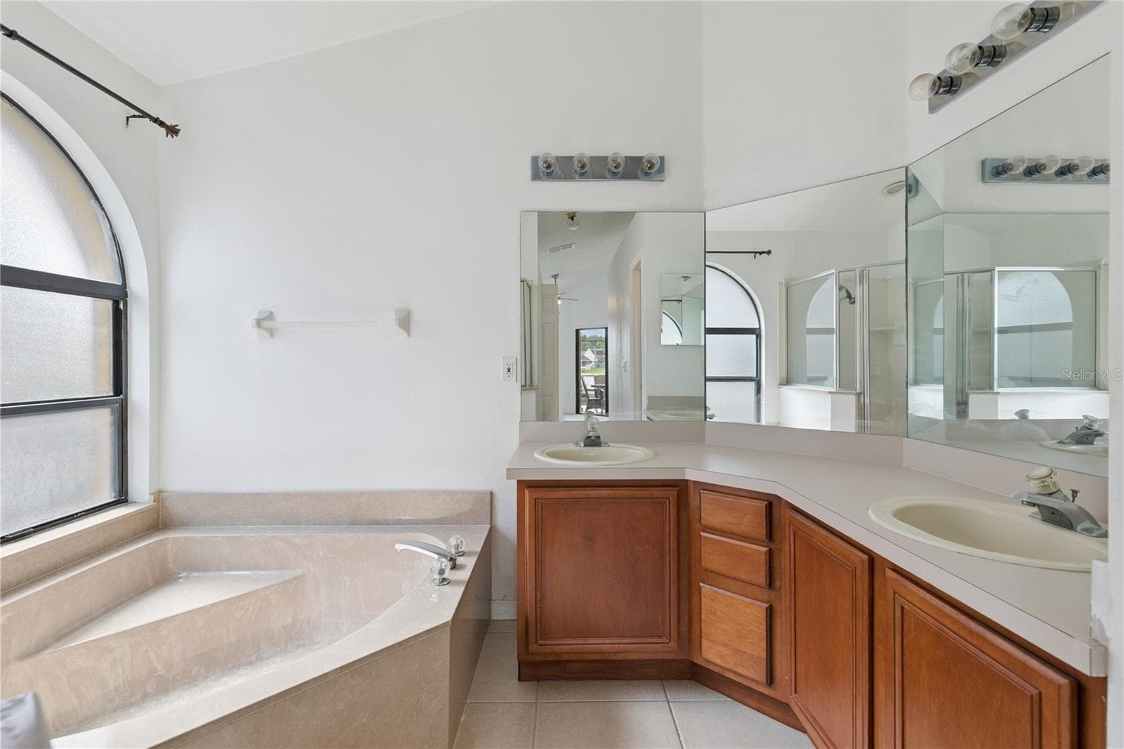 Single Family Residence at 509 HARDWOOD CIR, ORLANDO, photo 26 of 69
