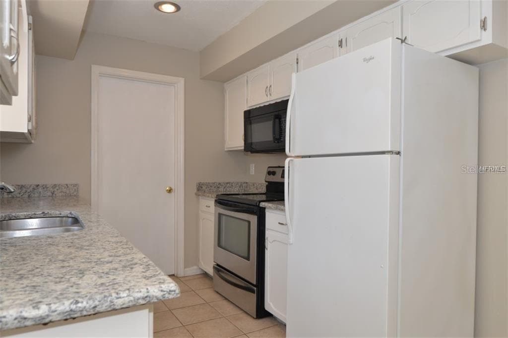 Duplex at 108 SHORE DR, LONGWOOD, photo 4 of 19