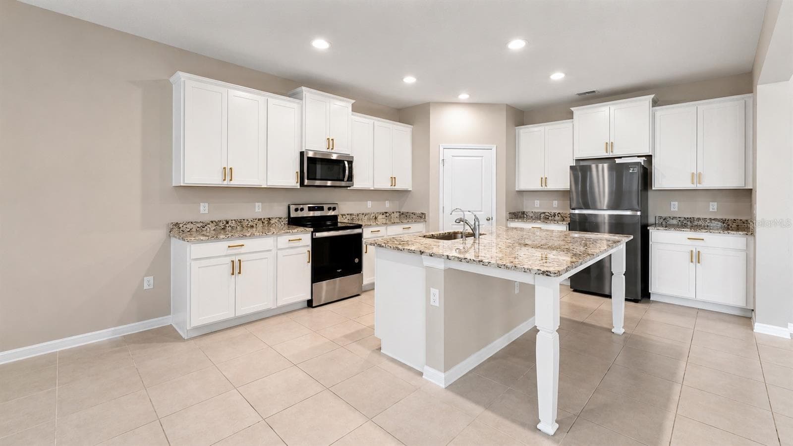 Single Family Residence at 12455 SHINING WILLOW ST, RIVERVIEW, photo 27 of 64