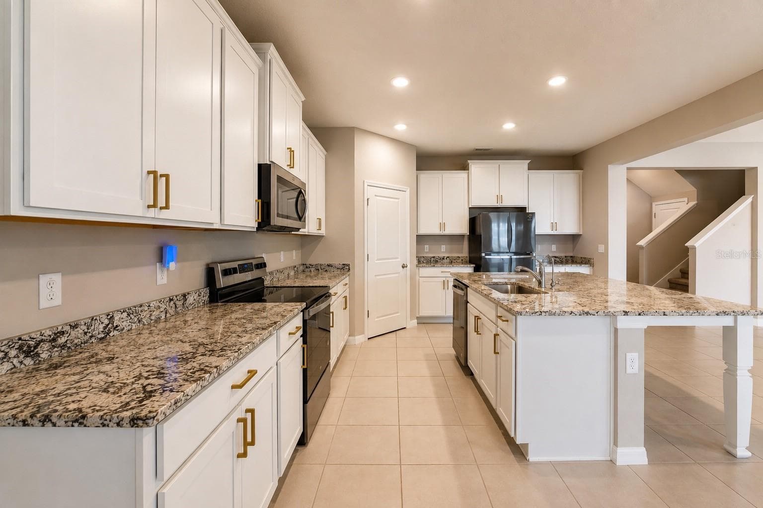 Single Family Residence at 12455 SHINING WILLOW ST, RIVERVIEW, photo 30 of 64