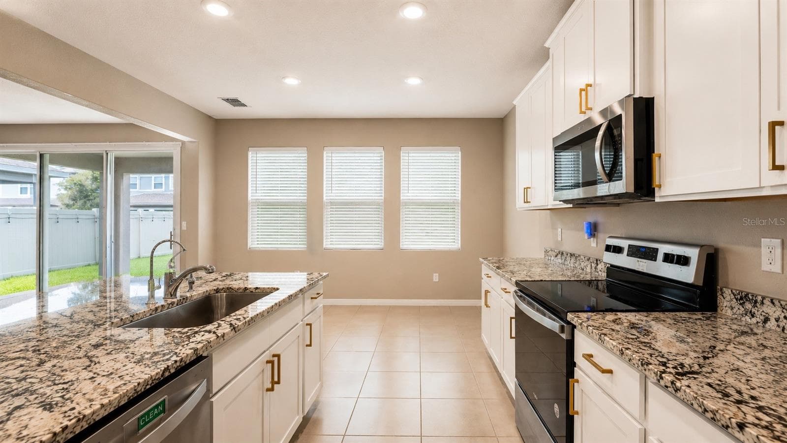 Single Family Residence at 12455 SHINING WILLOW ST, RIVERVIEW, photo 31 of 64