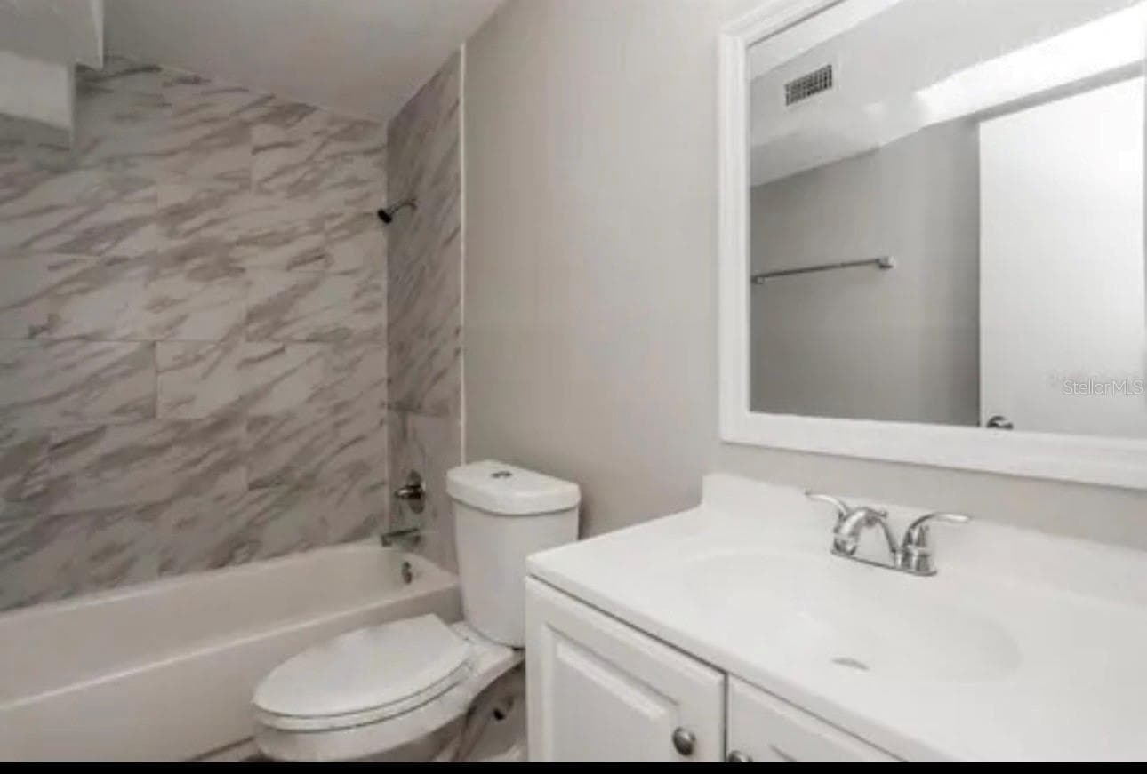 Single Family Residence at 918 VALMAR ST, BRANDON, photo 4 of 15
