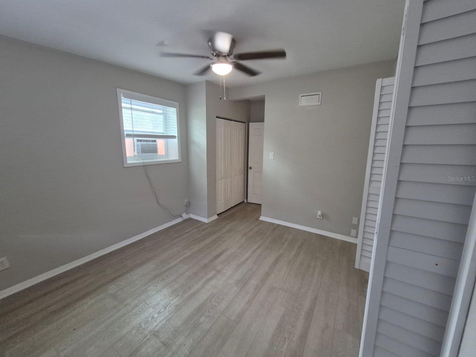Single Family Residence at 918 VALMAR ST, BRANDON, photo 11 of 15