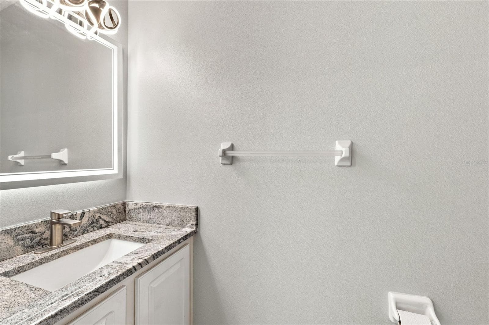 Half Bathroom - 6030 PARKSIDE MEADOW DR, TAMPA