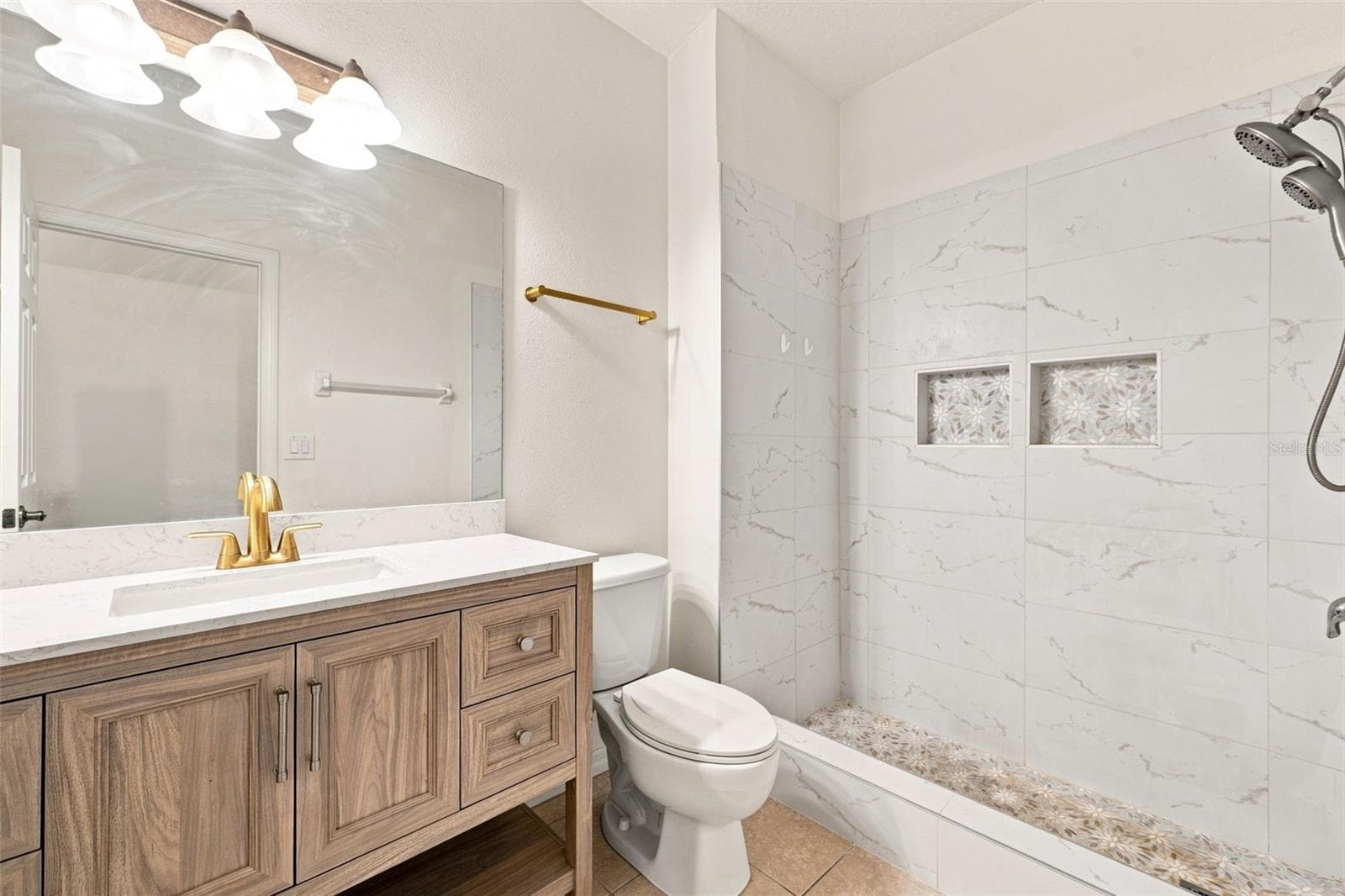 Second Bathroom - 6030 PARKSIDE MEADOW DR, TAMPA