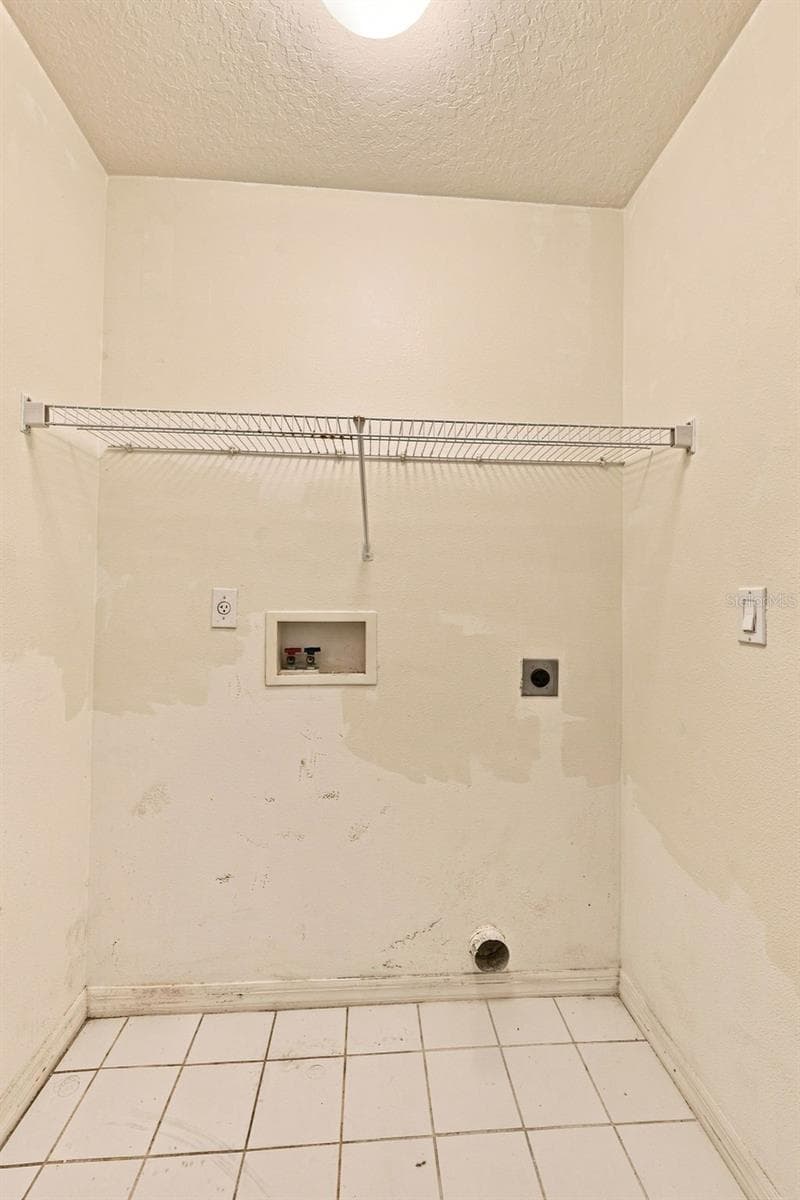 Upstairs Laundry Closet - 6030 PARKSIDE MEADOW DR, TAMPA