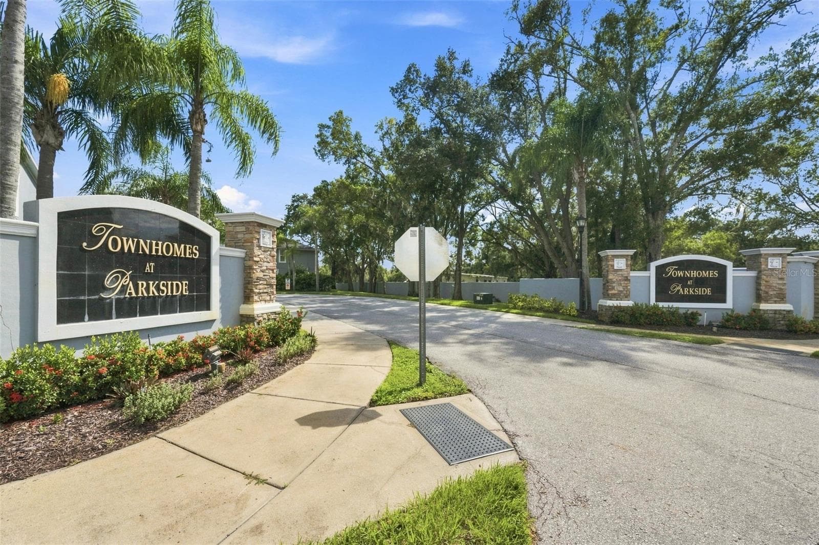 Townhomes At Parkside - 6030 PARKSIDE MEADOW DR, TAMPA
