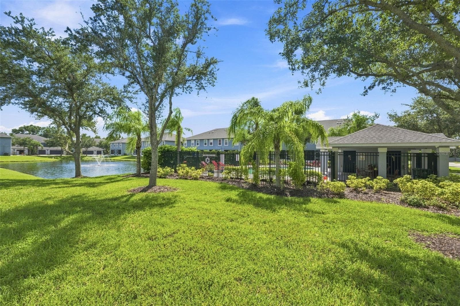 Townhomes At Parkside - 6030 PARKSIDE MEADOW DR, TAMPA