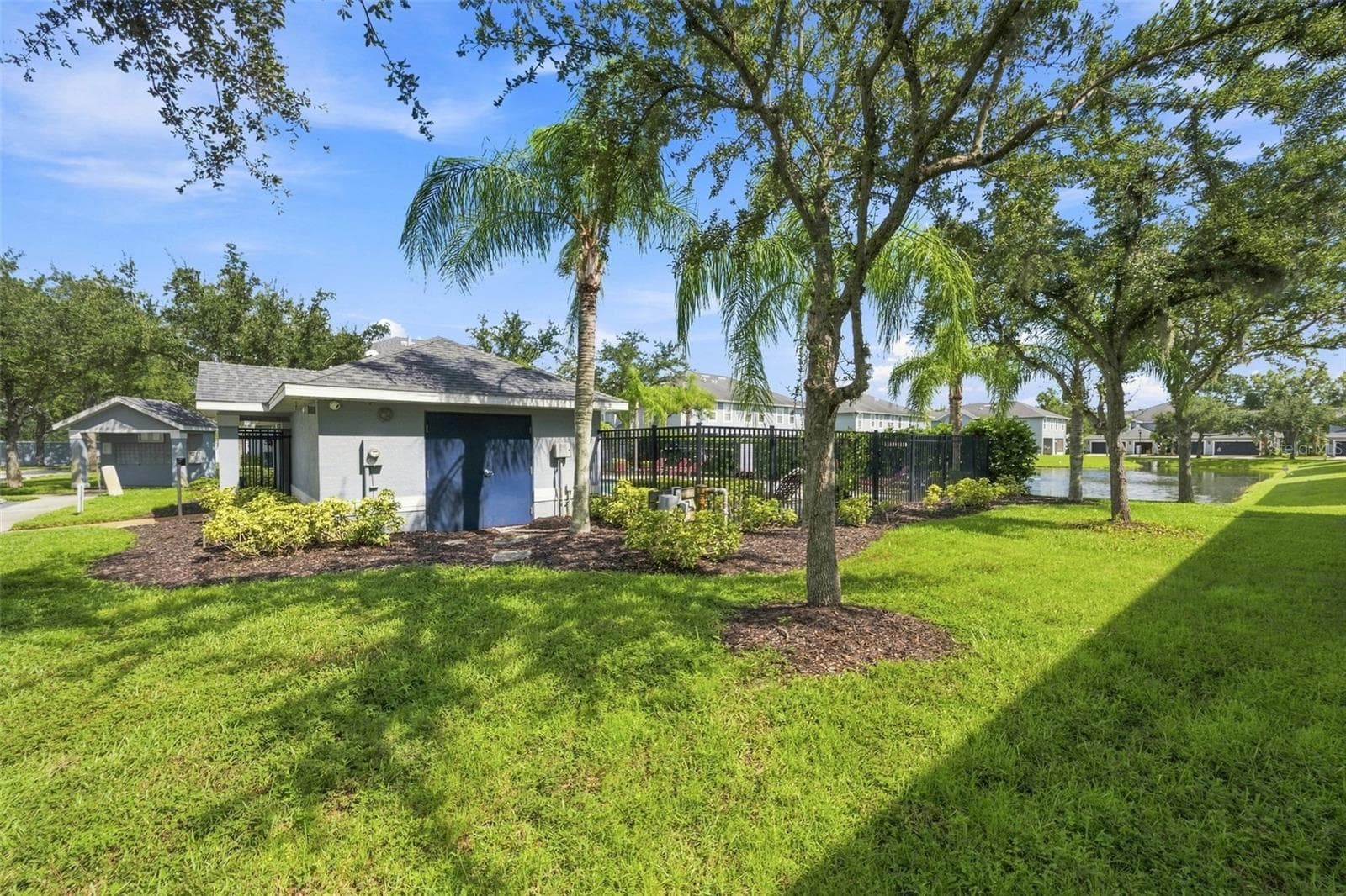 Townhomes At Parkside - 6030 PARKSIDE MEADOW DR, TAMPA