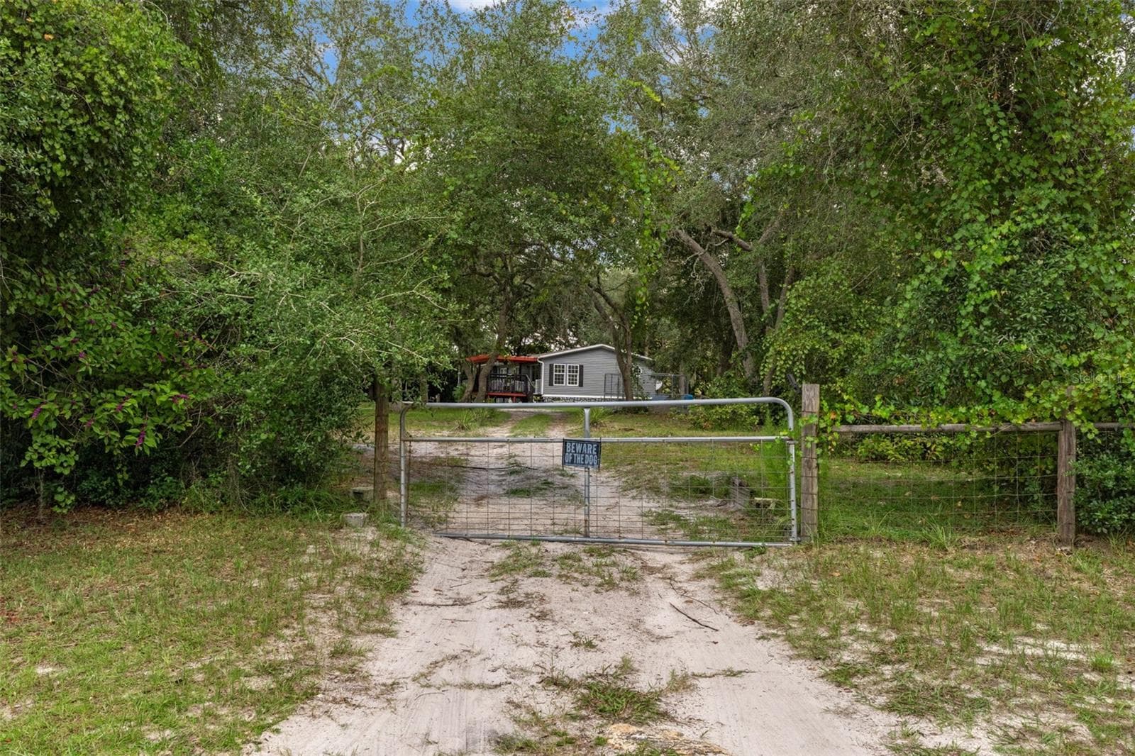 Manufactured Home at 7495 SW 155TH ST, DUNNELLON, photo 2 of 39