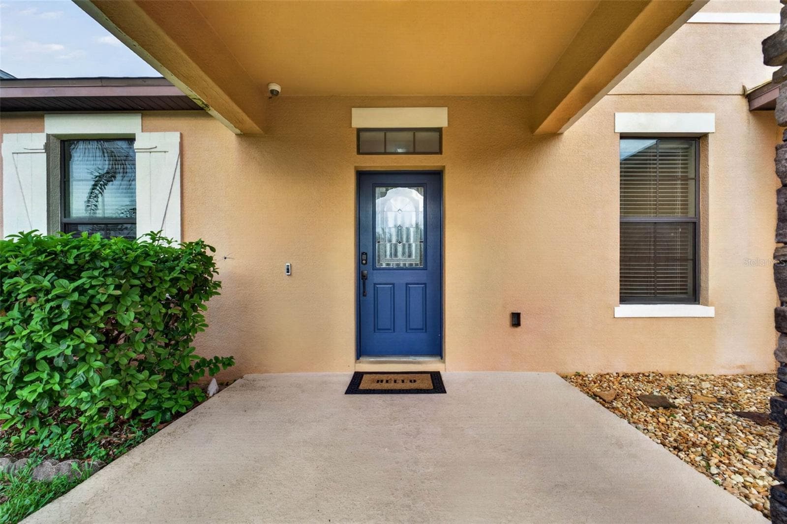 Front Porch - 810 WOODS LANDING DR, MINNEOLA