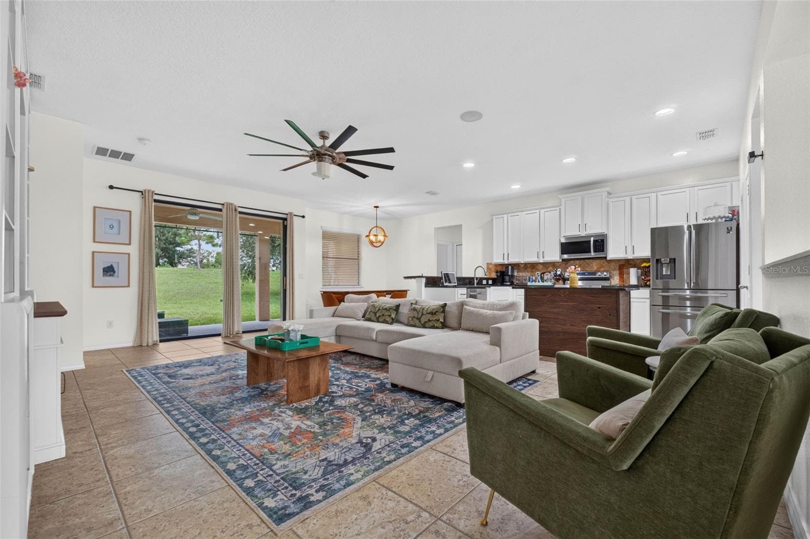 Family Room - 810 WOODS LANDING DR, MINNEOLA