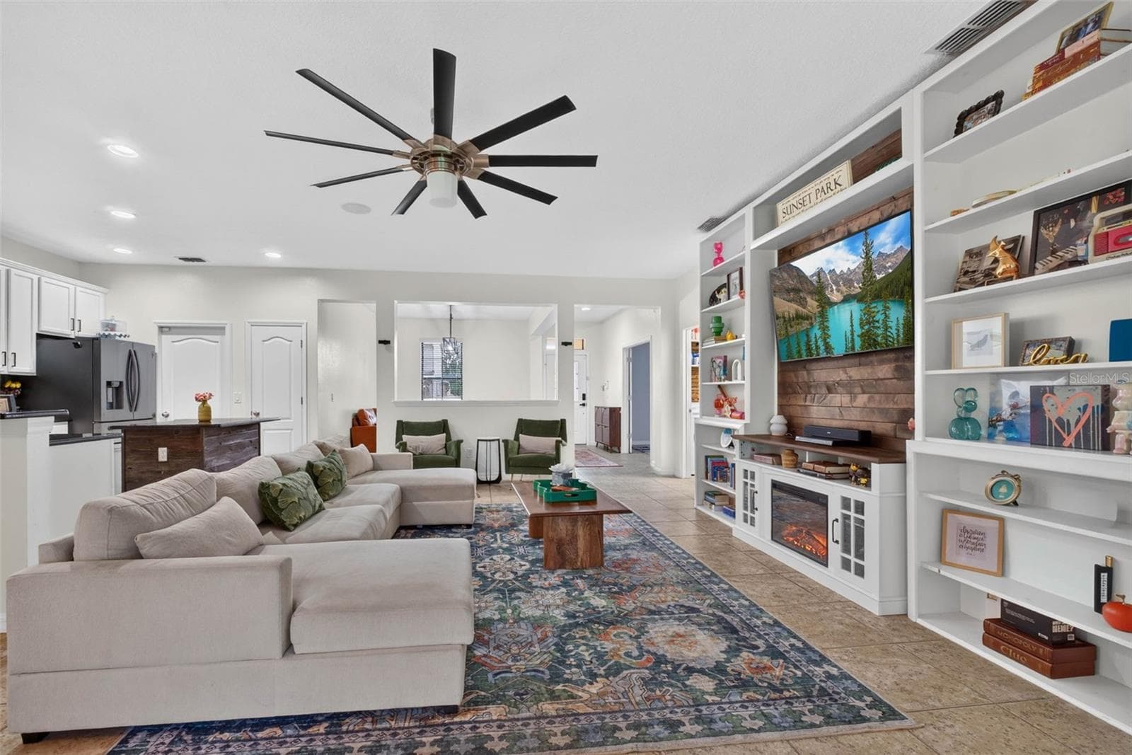 Family Room - 810 WOODS LANDING DR, MINNEOLA