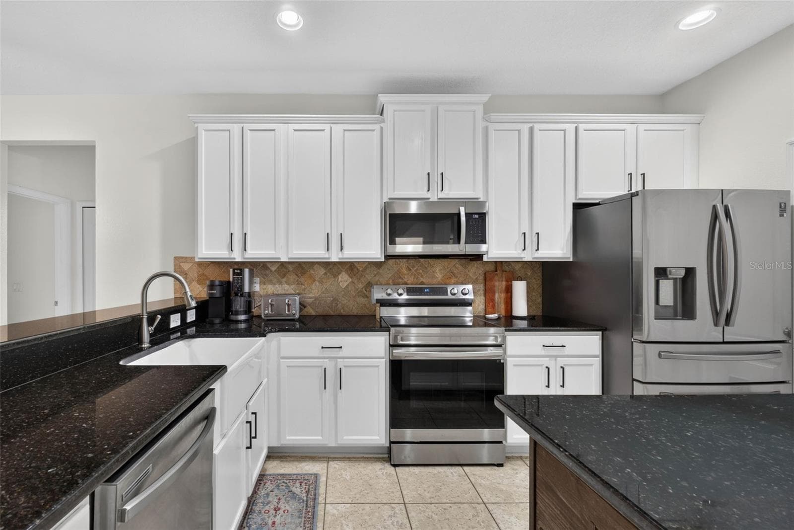 Kitchen - 810 WOODS LANDING DR, MINNEOLA