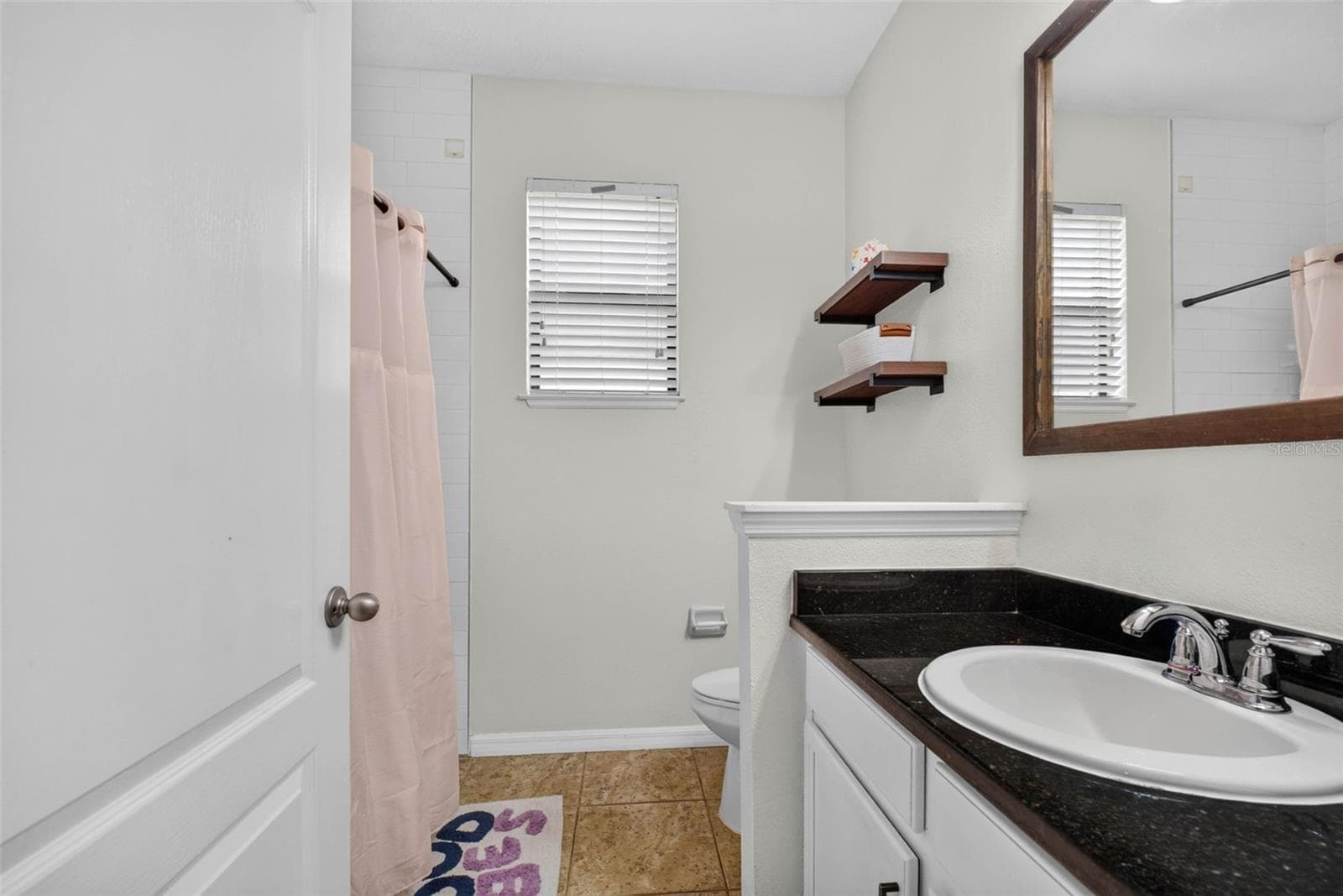 Bath 2 - 810 WOODS LANDING DR, MINNEOLA
