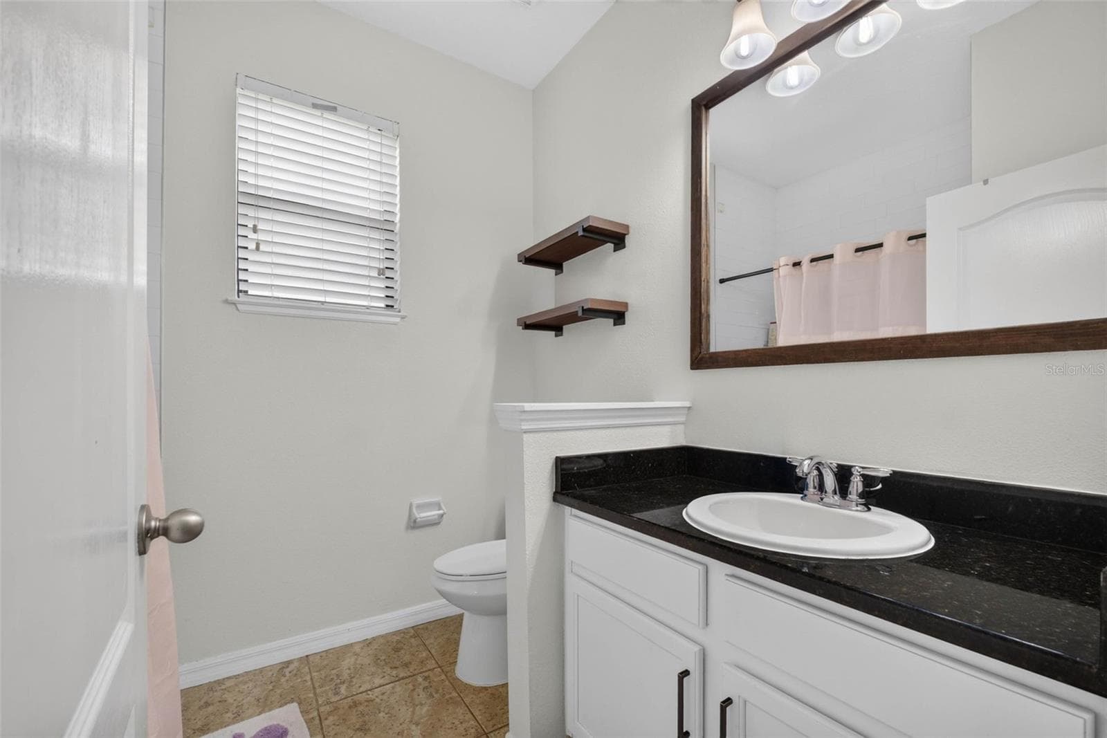 Bath 2 - 810 WOODS LANDING DR, MINNEOLA