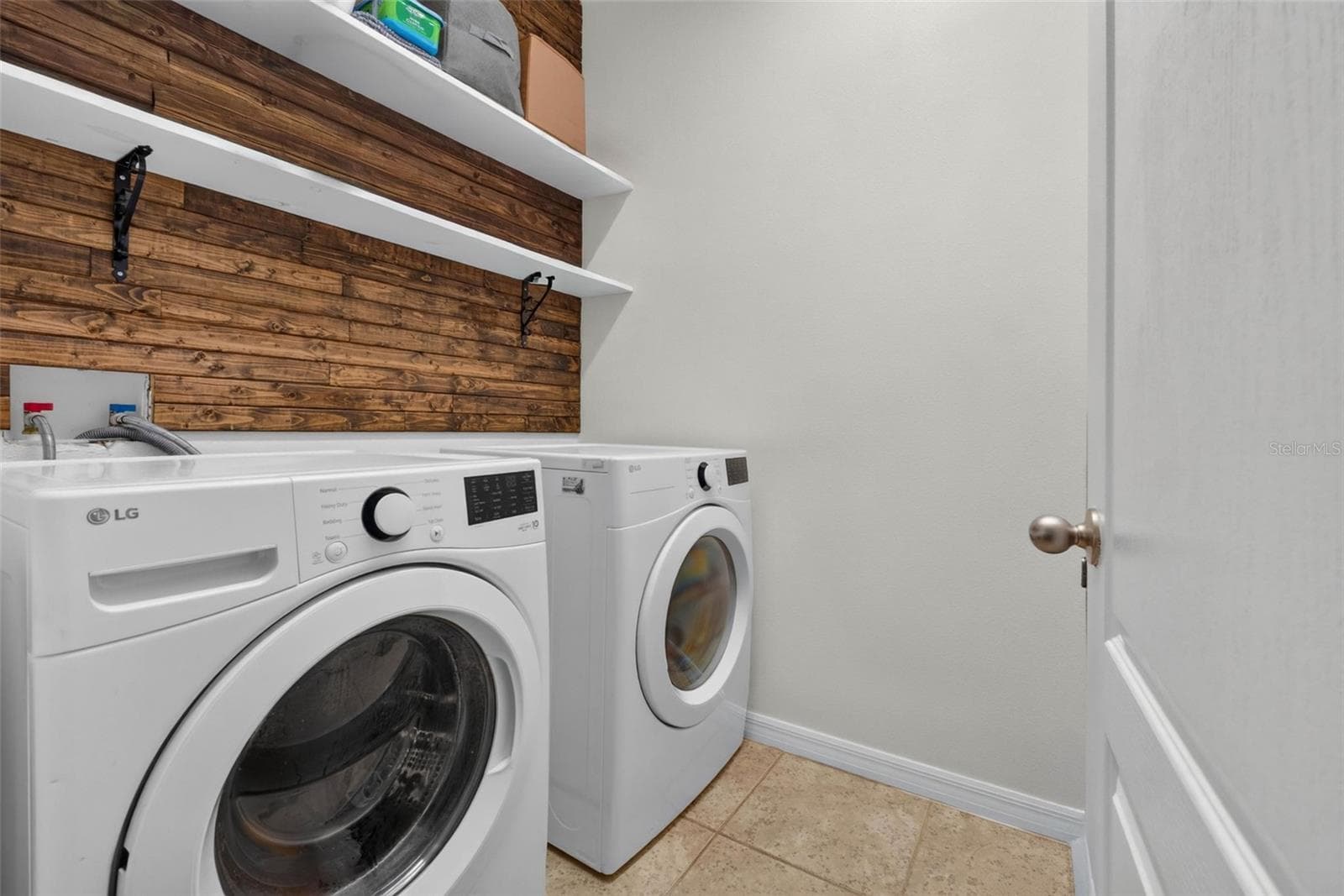 Laundry Room - 810 WOODS LANDING DR, MINNEOLA