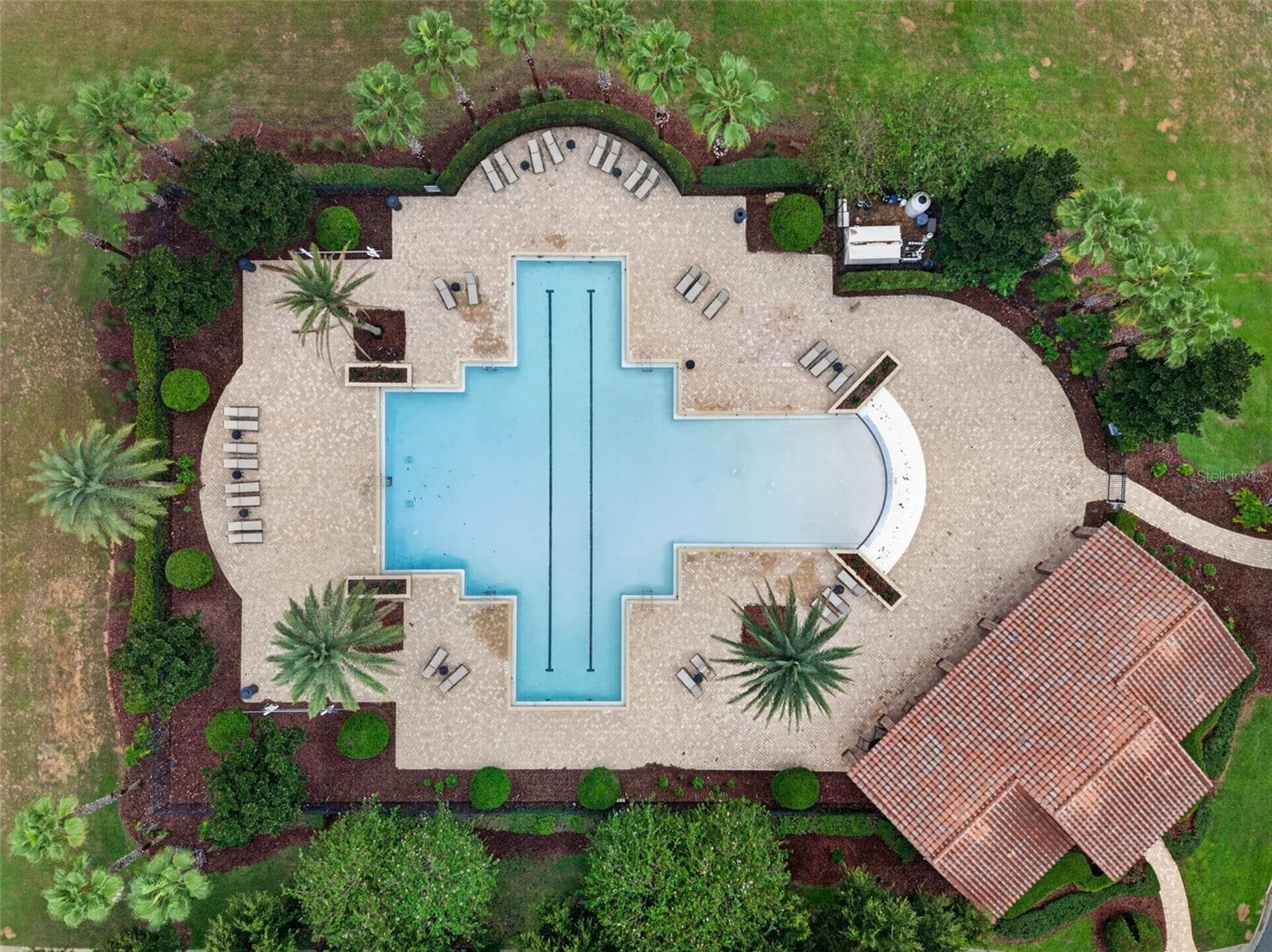 Community Pool - 810 WOODS LANDING DR, MINNEOLA