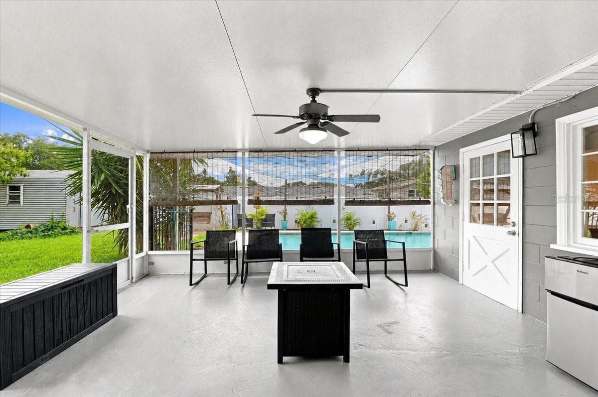 Back screened lanai overlooking inground pool - 121 LOWELL RD, WINTER HAVEN