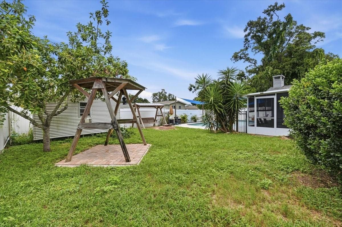 Back yard - 121 LOWELL RD, WINTER HAVEN