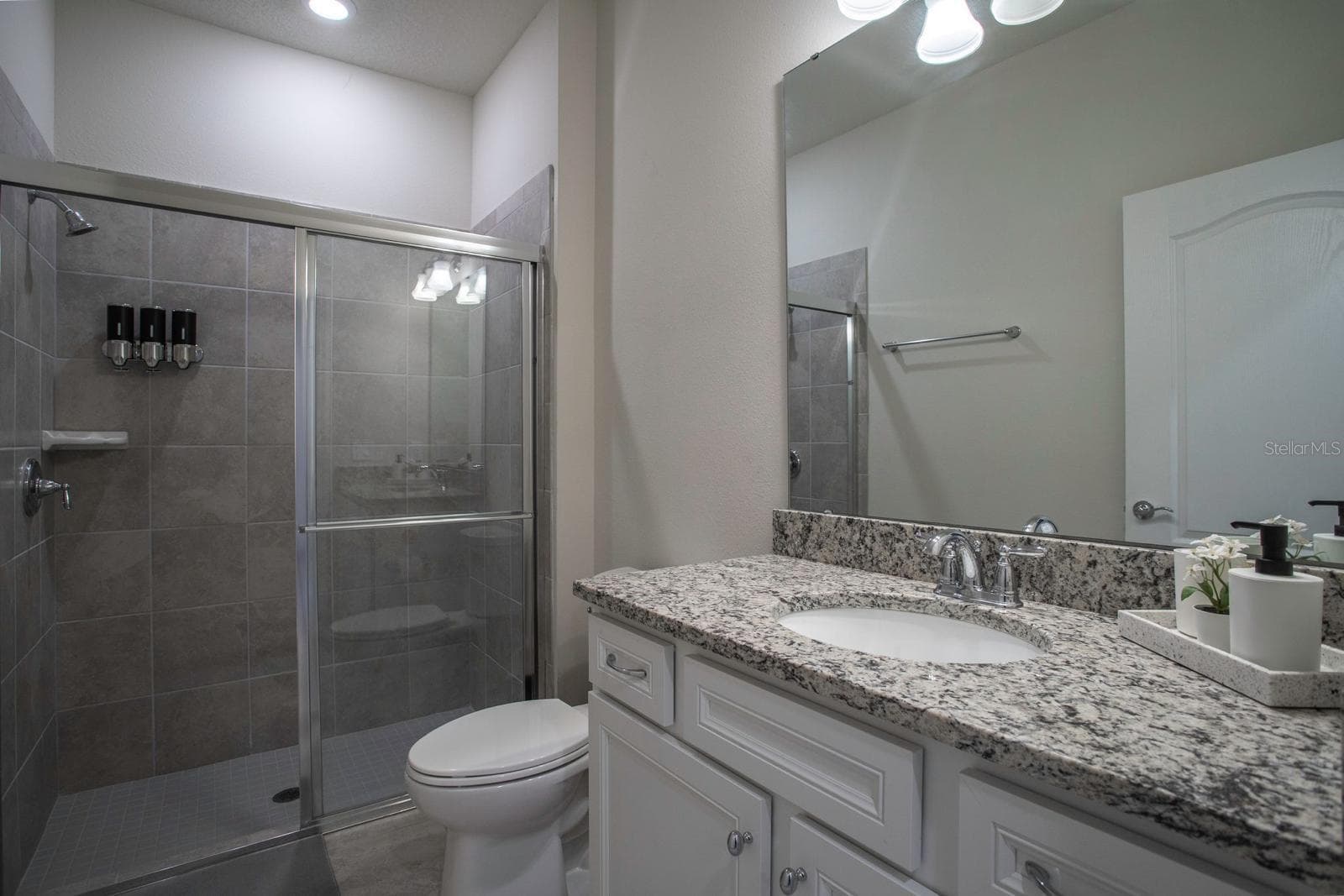 Townhouse at 7108 OAKMOSS LOOP, DAVENPORT, photo 14 of 33