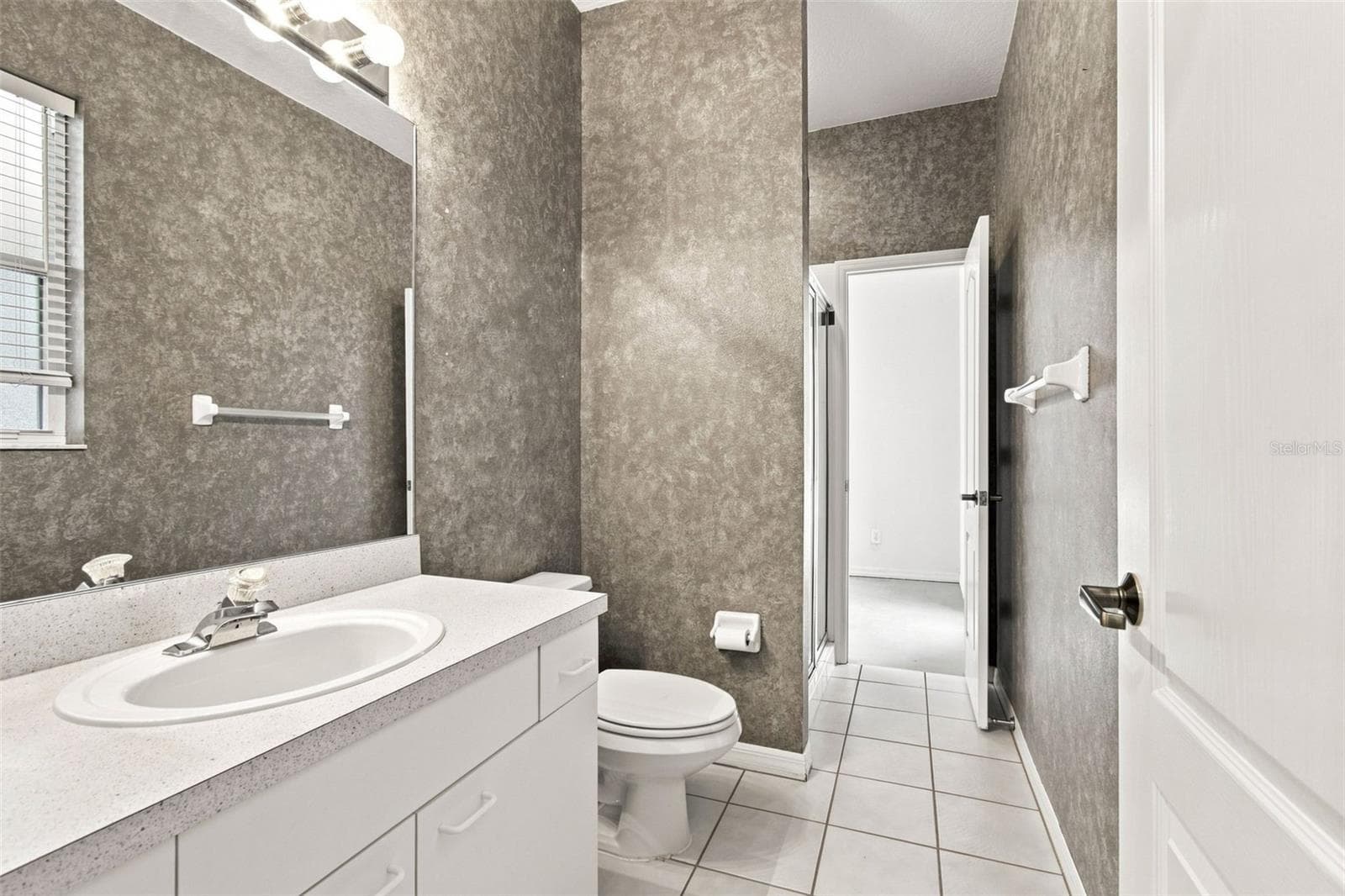 Pool Bath - 928 OAKVIEW RD, TARPON SPRINGS