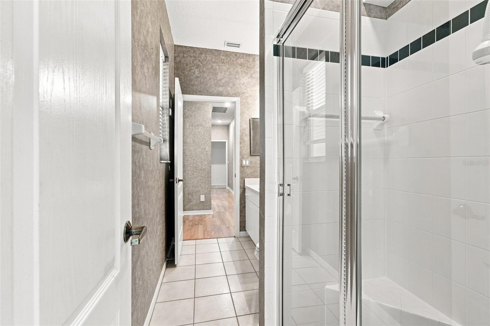 Pool Bath - 928 OAKVIEW RD, TARPON SPRINGS