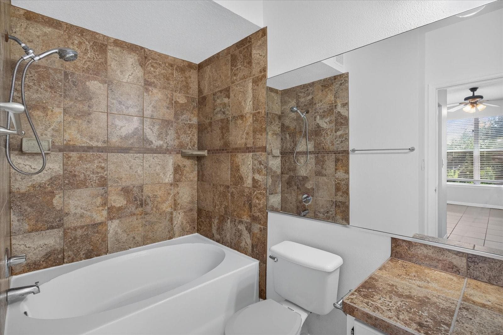 Condominium at 5608 PINNACLE HEIGHTS CIR #305, TAMPA, photo 23 of 34