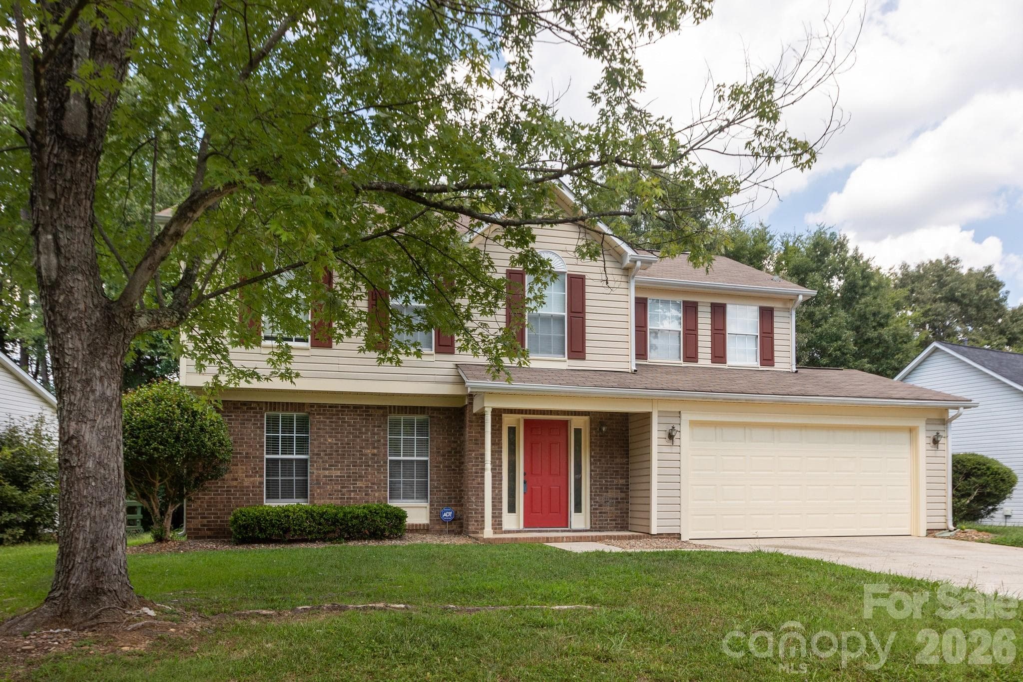 Single Family Residence at 5401 Groveton Court, Charlotte, photo 2 of 31