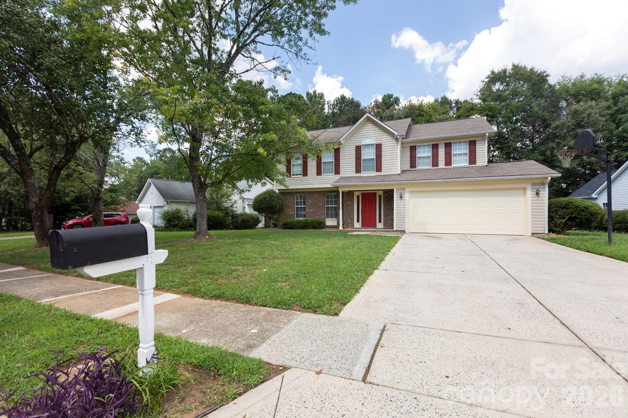 Single Family Residence at 5401 Groveton Court, Charlotte, photo 3 of 31