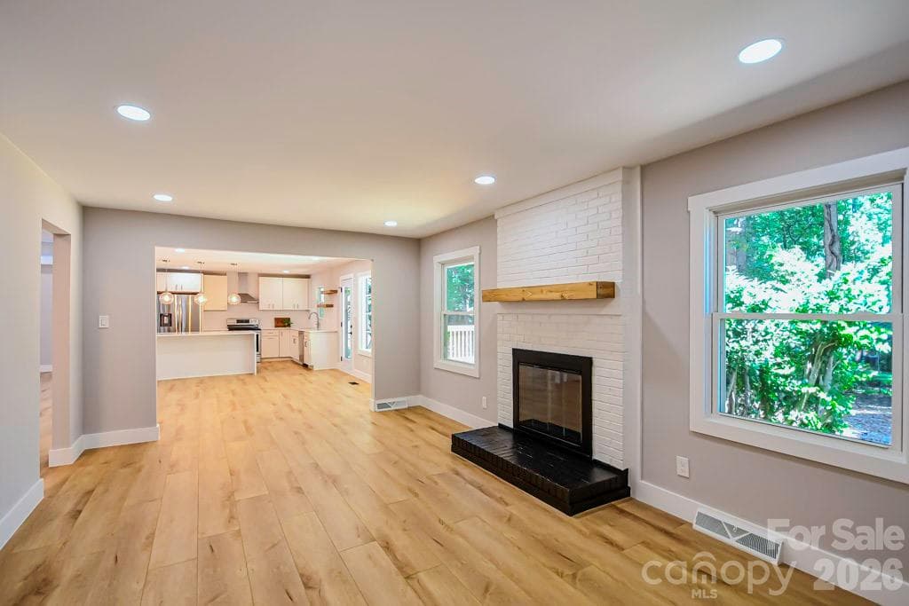 Single Family Residence at 1440 Mcilroy Road, Charlotte, photo 8 of 22