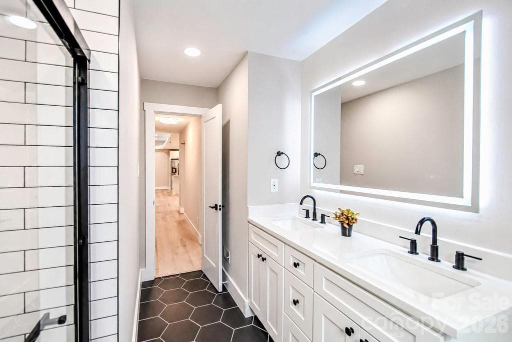 Single Family Residence at 1440 Mcilroy Road, Charlotte, photo 13 of 22