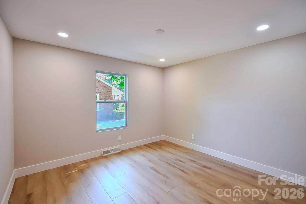 Single Family Residence at 1440 Mcilroy Road, Charlotte, photo 16 of 22