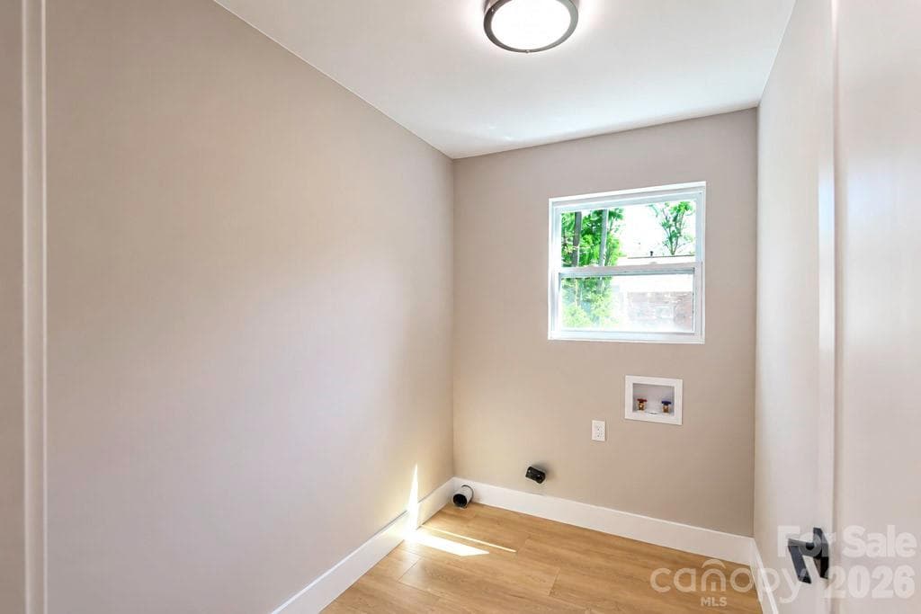 Single Family Residence at 1440 Mcilroy Road, Charlotte, photo 17 of 22