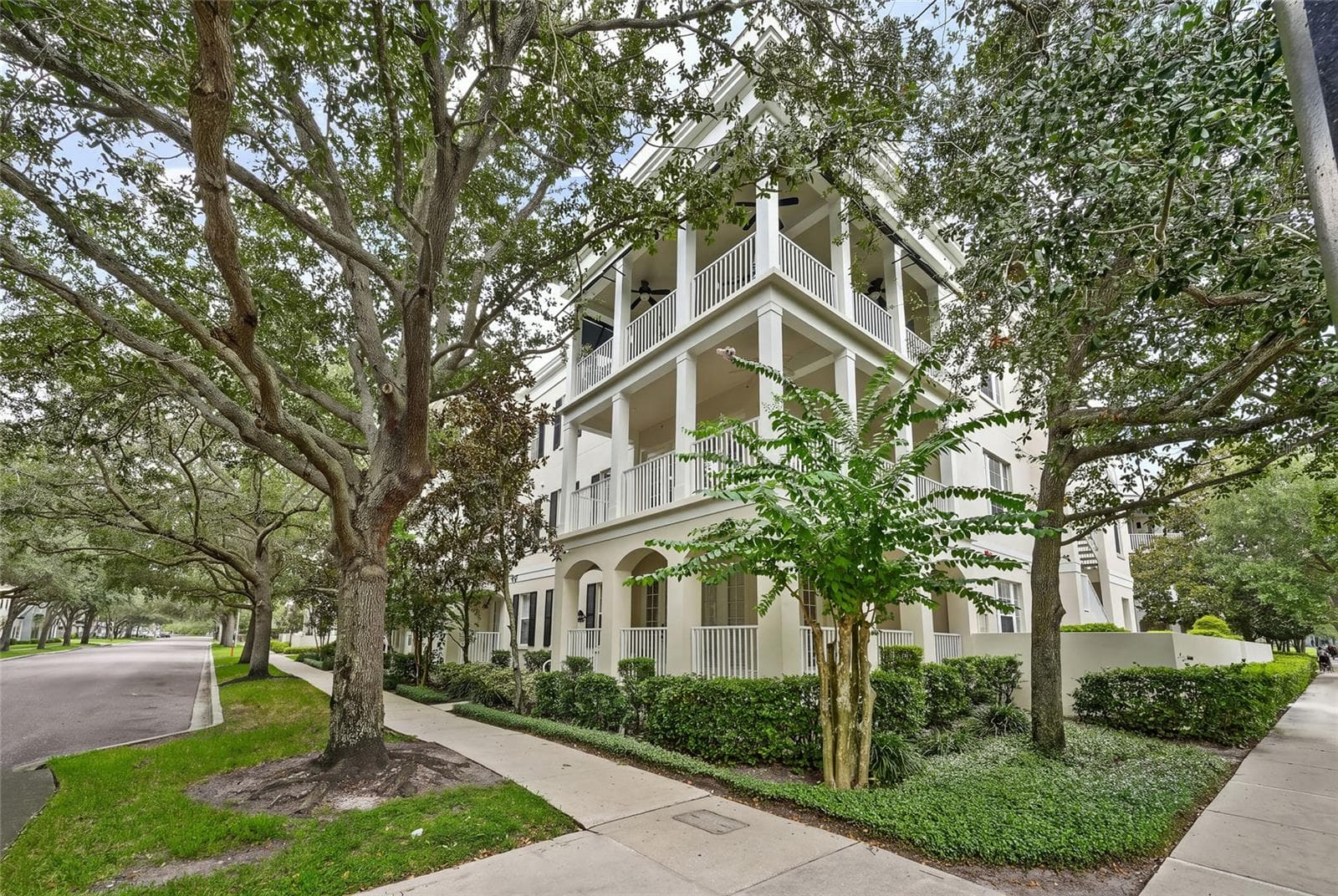 On the corner of Lakemont & Meeting Place - 1674 LAKEMONT AVE #101, ORLANDO