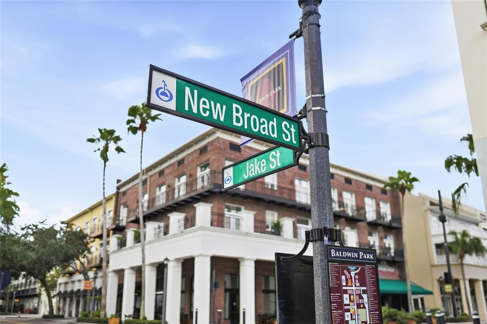 In the heart of Baldwin Park Village Center, with restaurants, shops and everyday conveniences close by - 1674 LAKEMONT AVE #101, ORLANDO