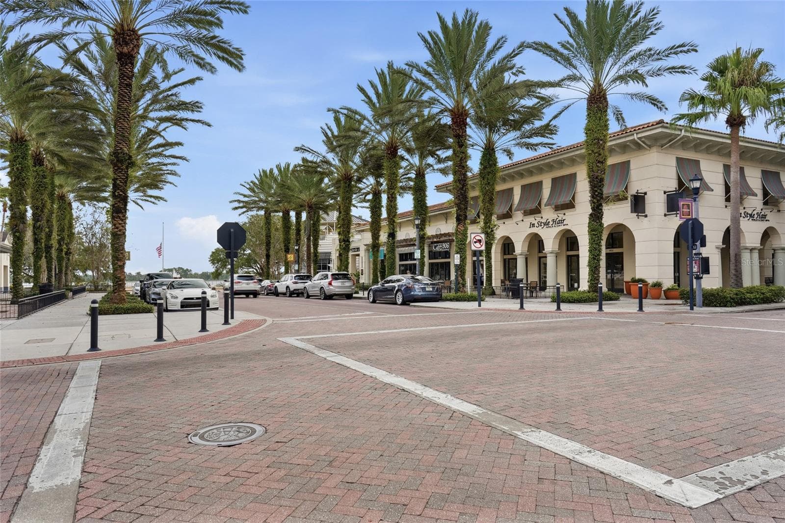 Palm-lined New Broad Street captures the walkable lifestyle and charm of Baldwin Park. - 1674 LAKEMONT AVE #101, ORLANDO